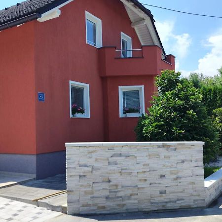 Apartment Igor - Holiday Home Ostarije Dış mekan fotoğraf